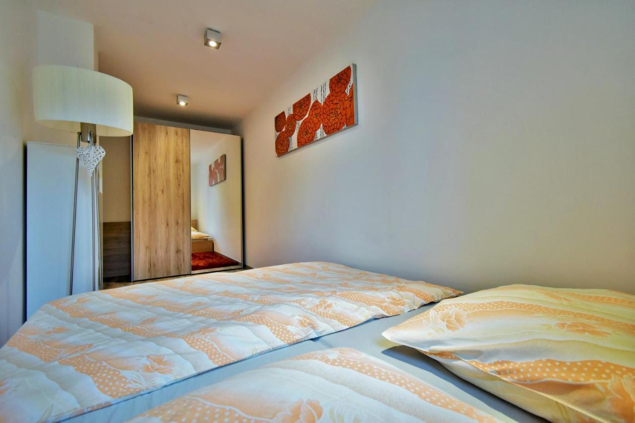 Apartment Dalibor II With Private Entrance And Private Garage Spindleruv Mlyn Exterior photo