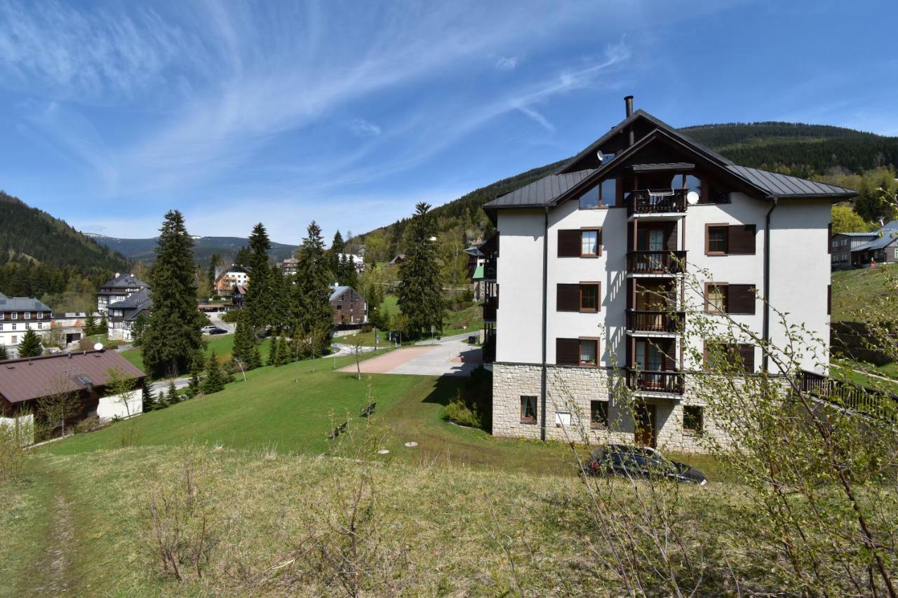 Apartment Dalibor II With Private Entrance And Private Garage Spindleruv Mlyn Exterior photo